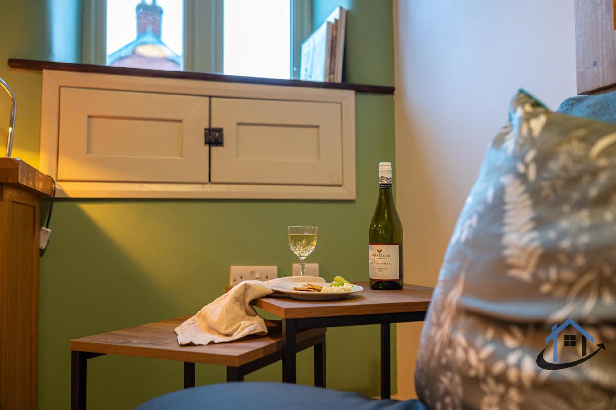 Stanwick Studio, Cosy Country Studio, Sleeps 4, Parking, Wifi Екстериор снимка